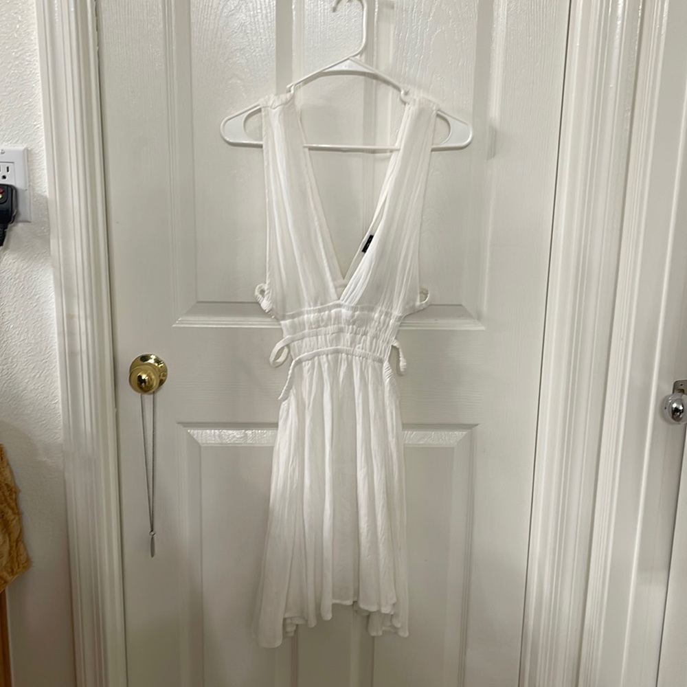 White dress ,never worn ,sz large from Windsor